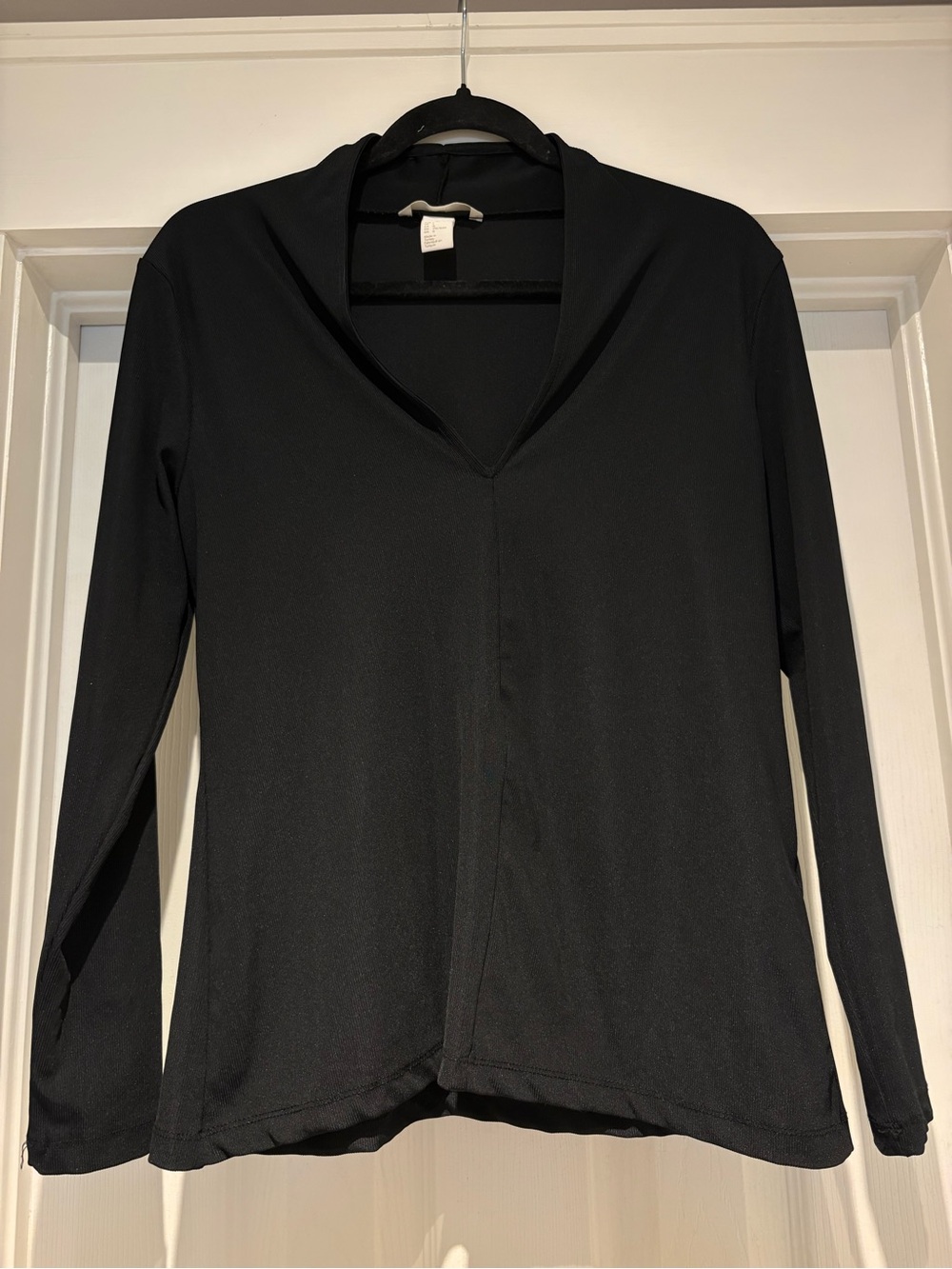 H&M Black Long-Sleeve V-Neck Slim Fit Top